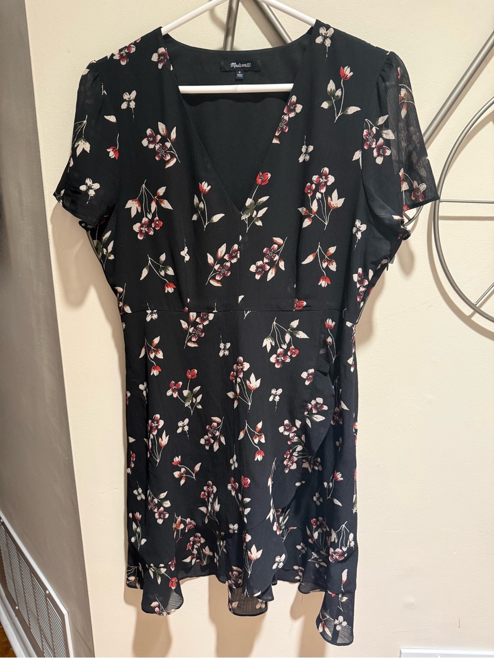 Madewell Floral Mini Dress V-Neck Ruffle Hem Size 6 Black